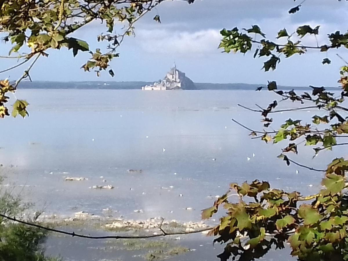 Entre Mont St Michel Et Merveille Vains Exterior photo